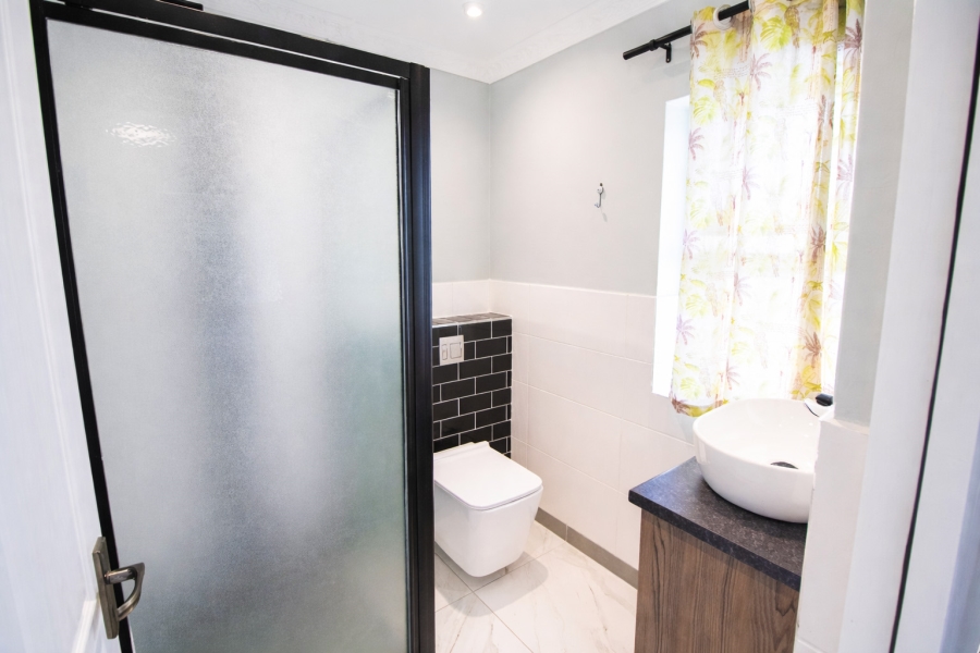 4 Bedroom Property for Sale in Wavecrest Eastern Cape